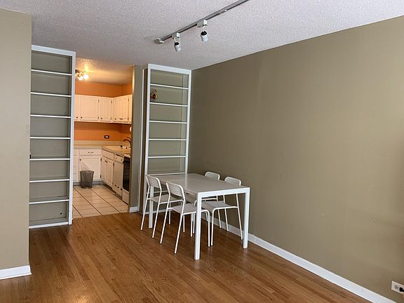 4th image of 899 S Plymouth Ct APT 105
