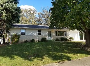 2108 Hoffman St, Crest Hill, IL 60403