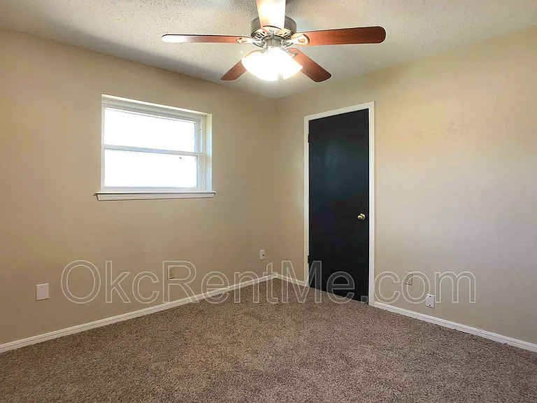 805 N Markwell Ave — Photo 13