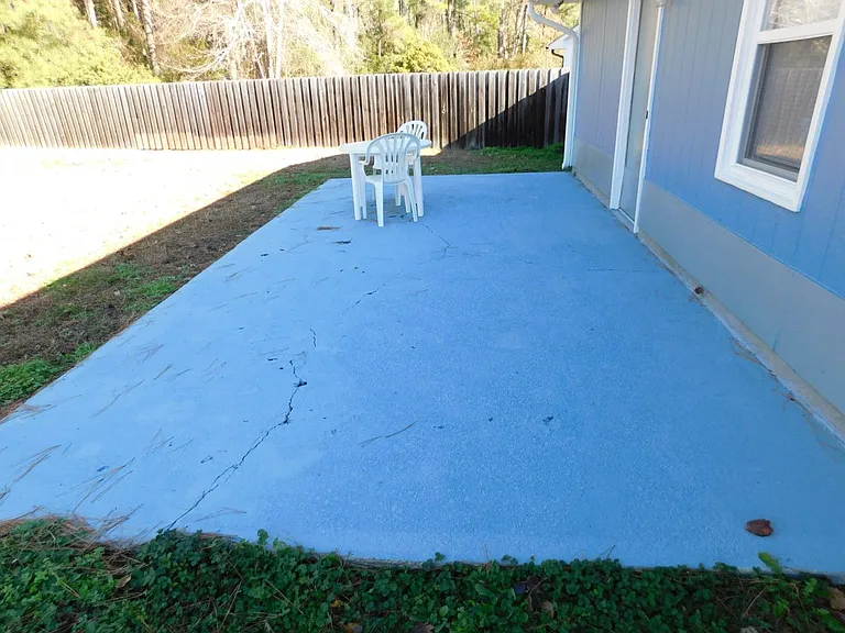 605 Hayden Ct — Photo 32