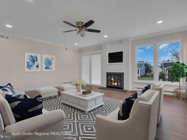 24 Sandhurst St, Manchester, NJ 08759