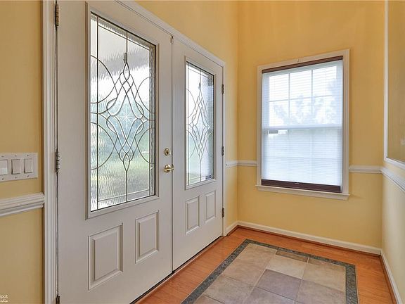4th image of 122 Moor Dr
