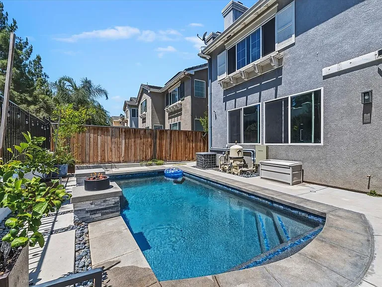 45308 Escalon St — Photo 28