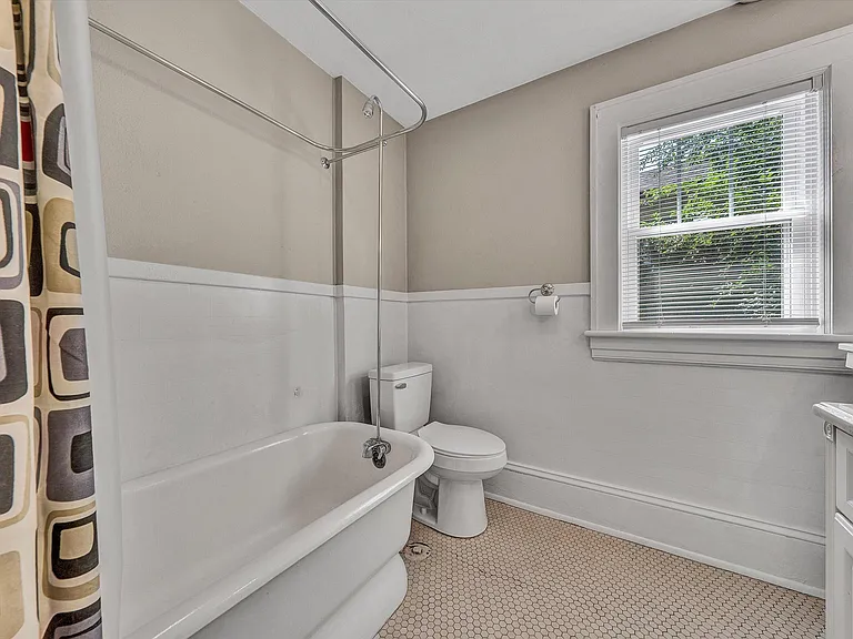 2266 Maiden Ln SW — Photo 13
