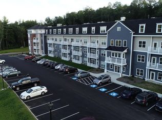 1000 Meadows Dr #2407, Sterling, MA 01564