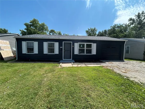 716 Saint Martin Dr, Cahokia, IL 62206