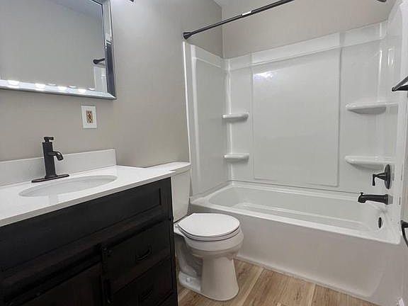 5th image of 12 Chelsea Cir A18