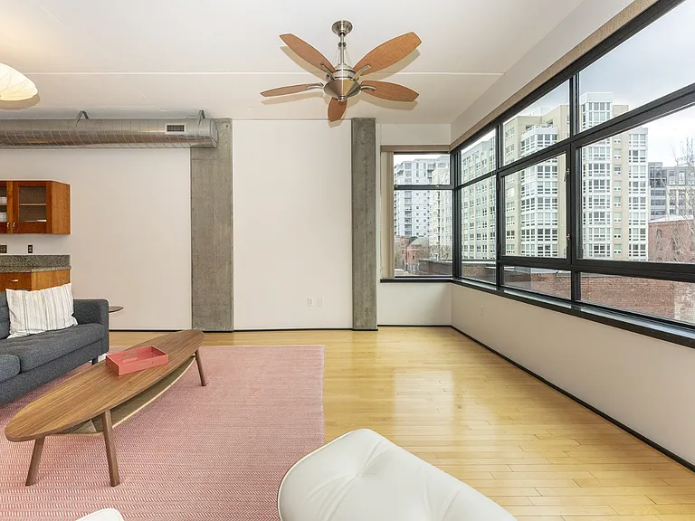 333 NW 9th Ave #516 — Photo 4