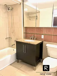 Rented by R New York