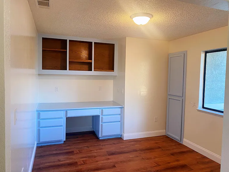 1589 Wisconsin Ave — Photo 2
