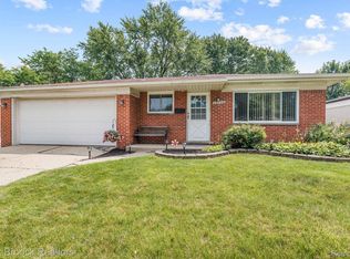 29354 Wagner Dr, Warren, MI 48093