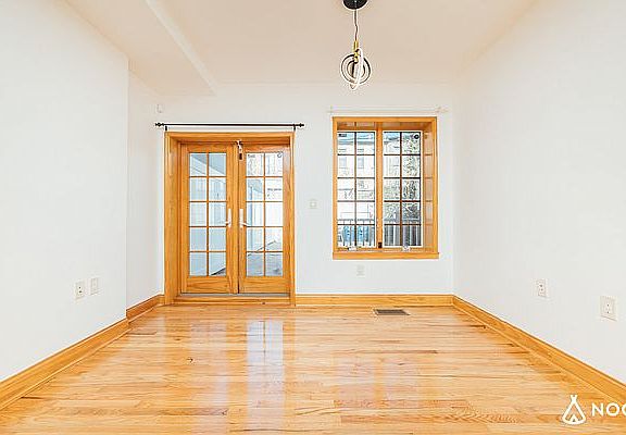 3rd image of 187 18th St #1R