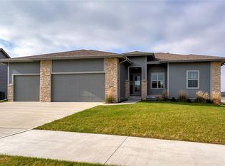 832 NE Westgate Dr, Waukee, IA 50263