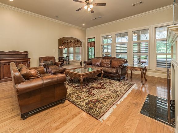 2nd image of 102 Paleo Dr #4