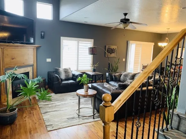 853 S Pheasant Run Dr, Orem, UT 84058