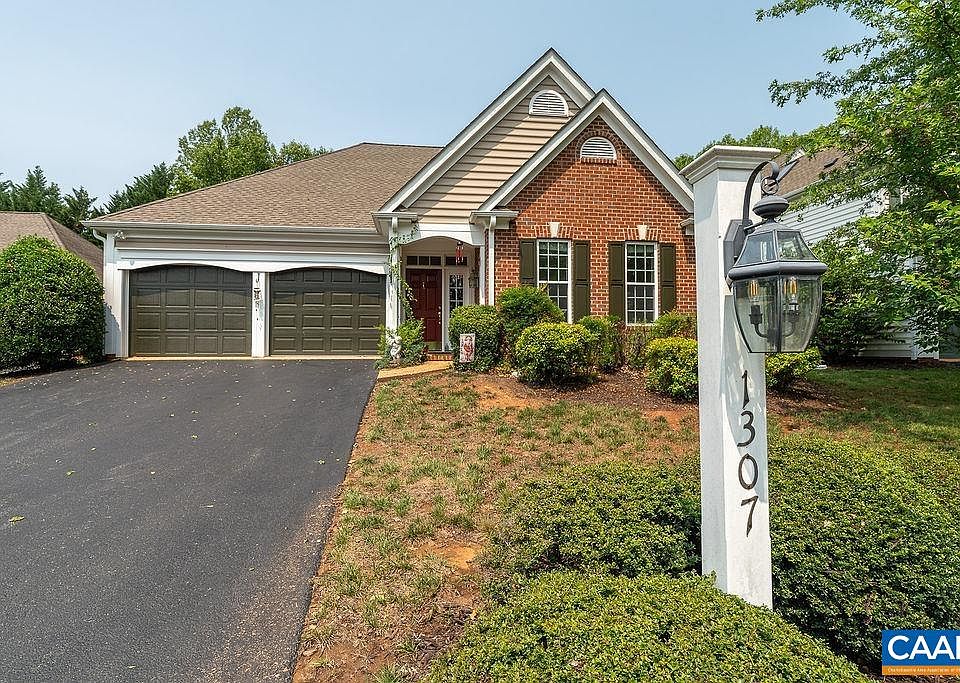 1st image of 1307 Courtyard Dr