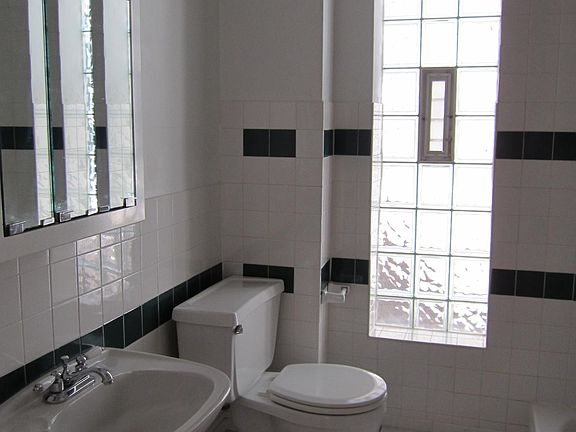 4th image of 1311 N Greenview Ave #3F