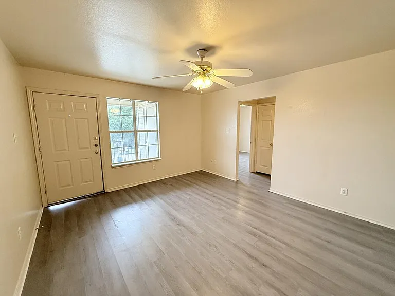 3407 Toledo Dr #C — Photo 5