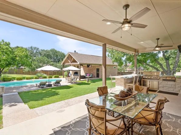 6506 Colonial Dr, Granbury, TX 76049