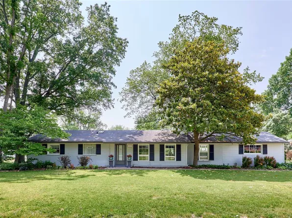 12000 Sandalwood Ct, Saint Louis, MO 63131