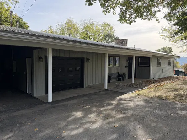 102 Foster Rd, Towanda, PA 18848