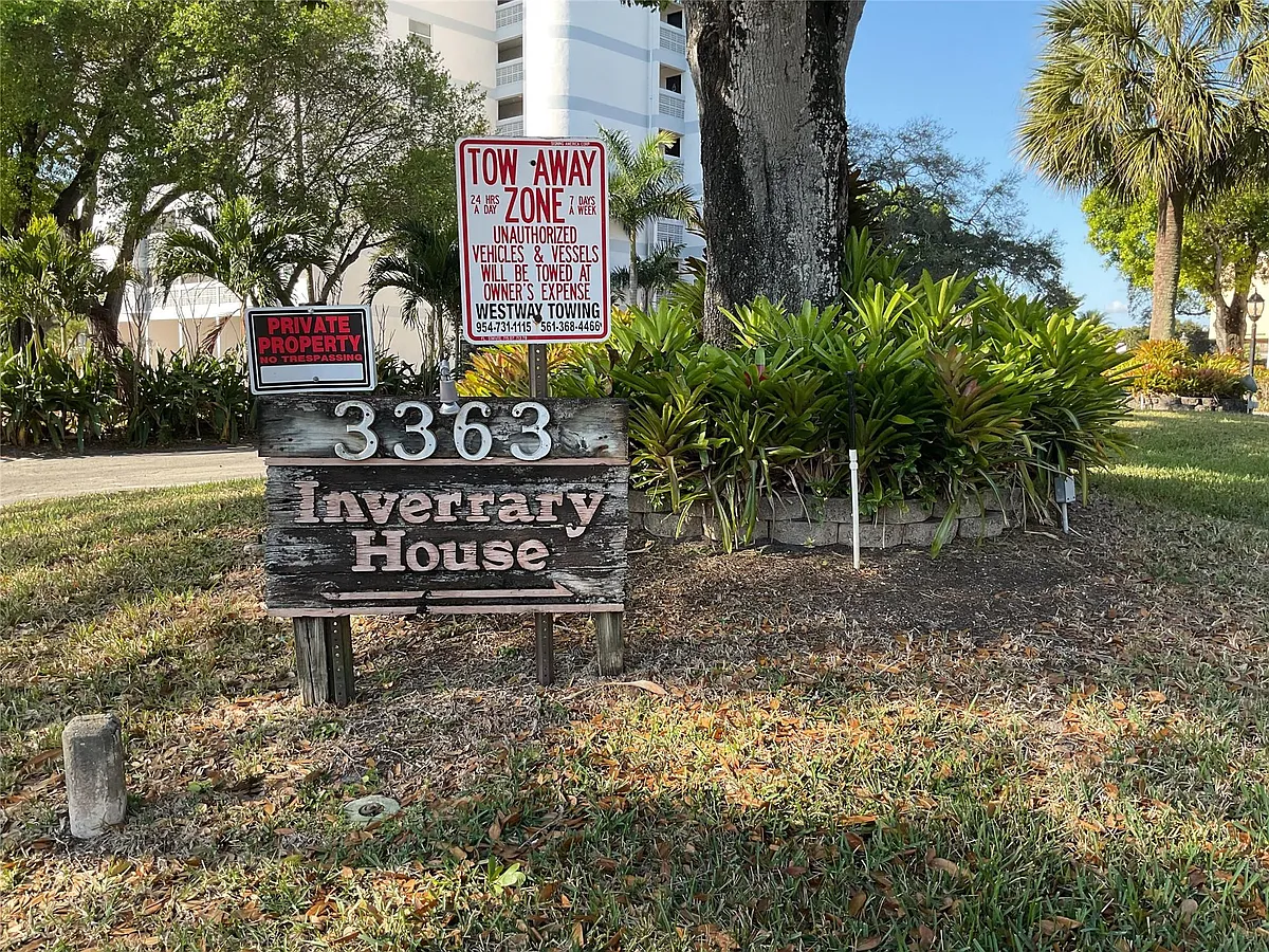 Building Photo - 3363 Spanish Moss Ter #3