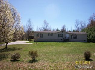 88 Largo Ln, Hendersonville, NC 28792