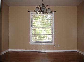 5th image of 804 Greenwood Dr