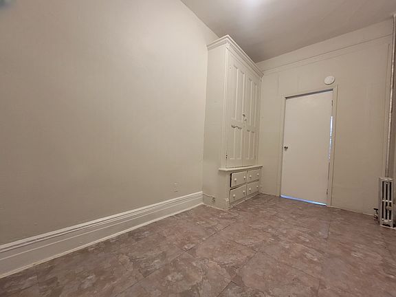 4th image of 325 Sumpter St APT 2L