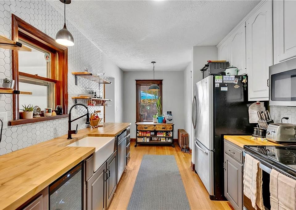 1st image of 8028 Belleview Ave