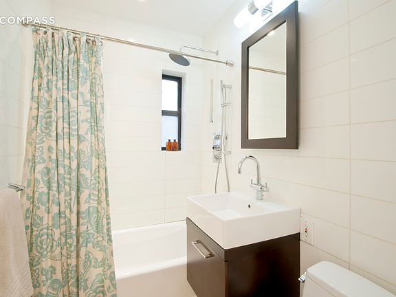 3rd image of 319 W 18th St APT 2B