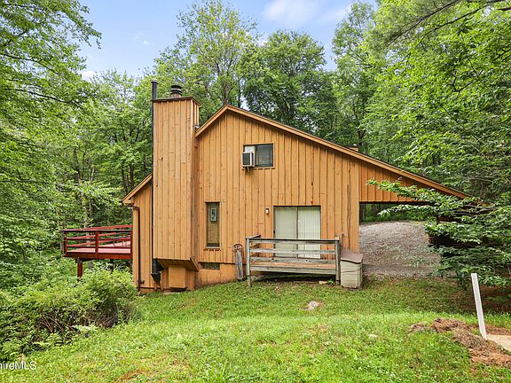 2nd image of 83 Beech Tree Ln