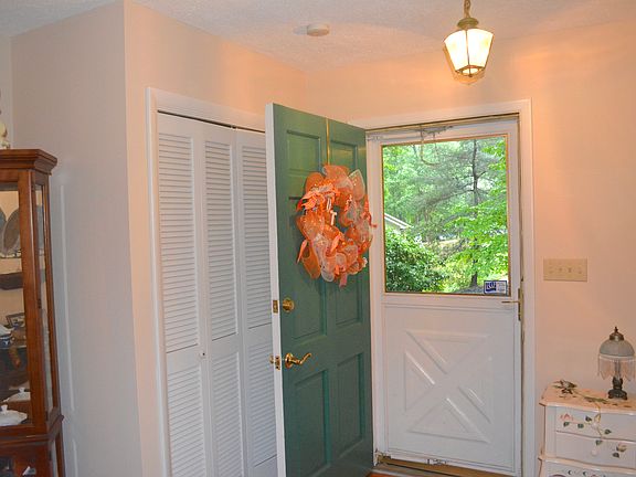 4th image of 2843 N Kenwood Ave