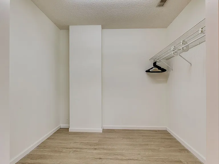Emerald Dr — Photo 9