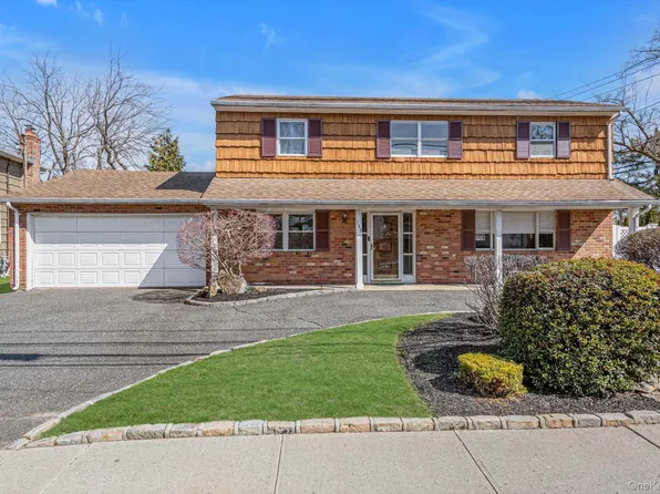 100 Brower Avenue, Woodmere, NY 11598