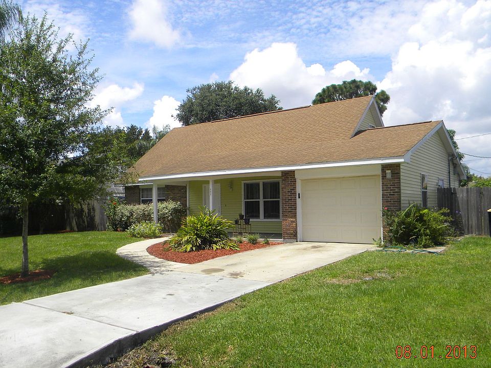 Bright & cozy house for you!