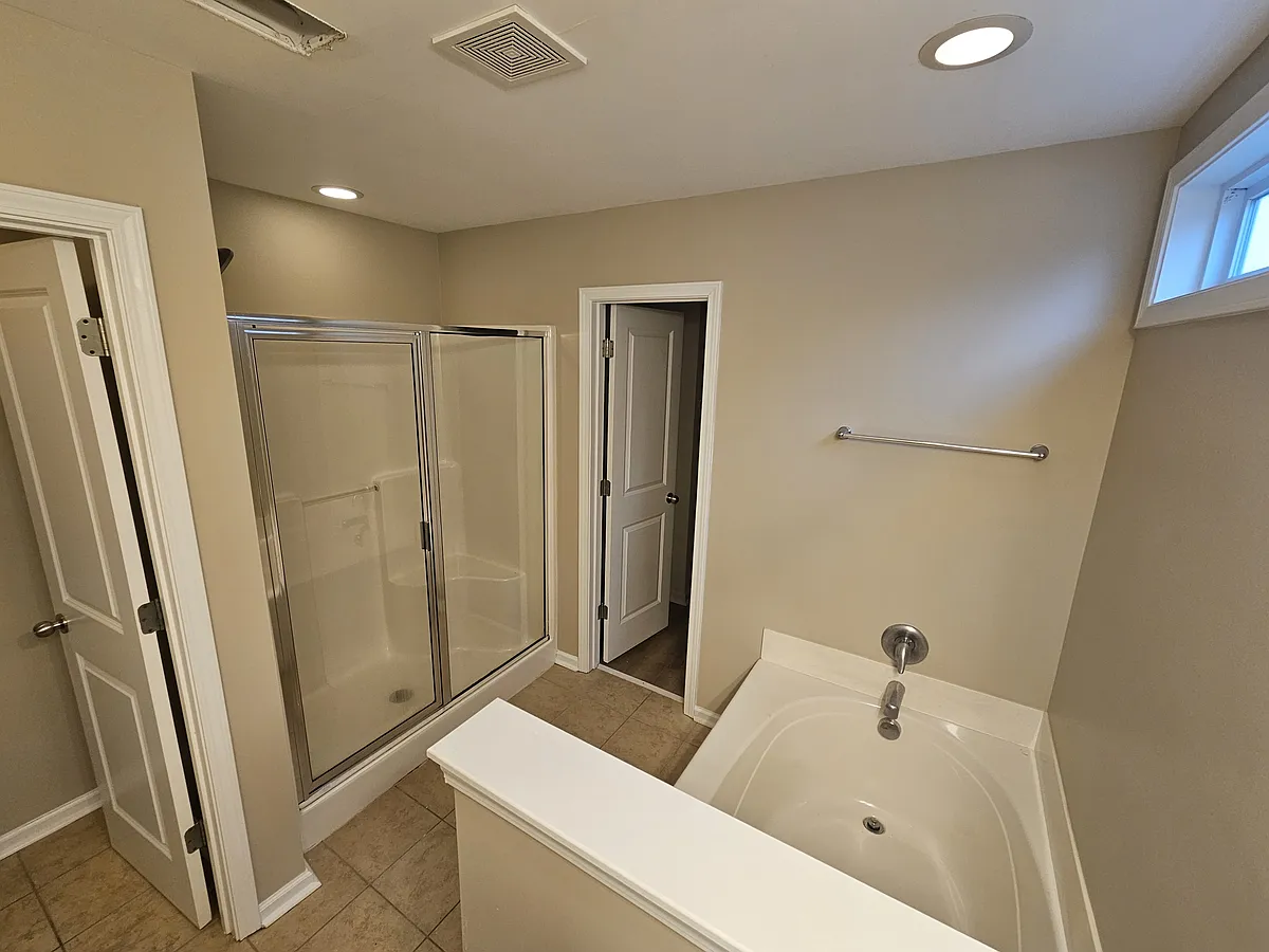 Building Photo - 205 Amaryllis Ave