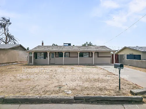 2221 E Beverly Ln Photo 1