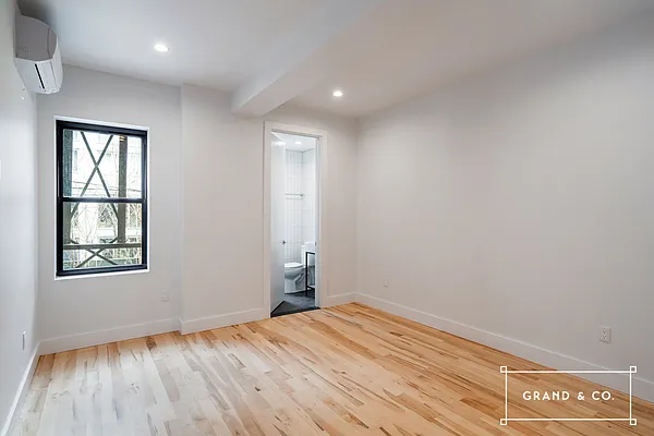Rented by Grand & Co. | media 5