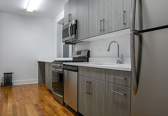 3rd image of 2121 Cedar Ave APT 7A