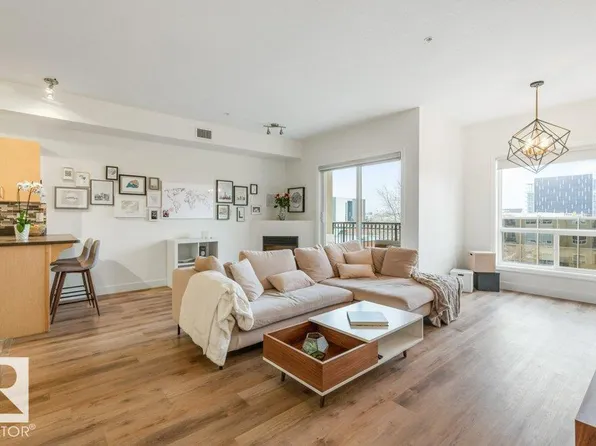 10606 102nd Ave NW Unit 405, Edmonton, AB T5J 5E9