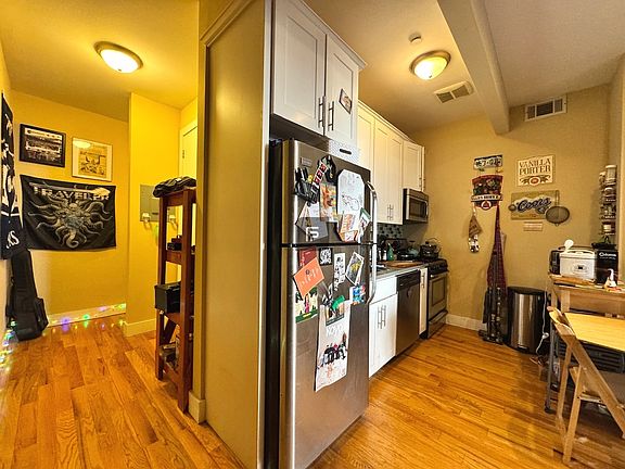 5th image of 566 Sterling Pl APT 1A