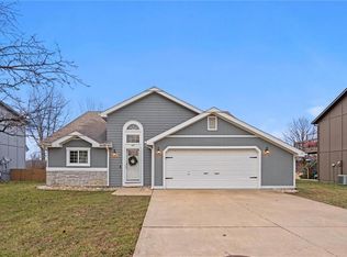 419 N Crest Dr, Raymore, MO 64083