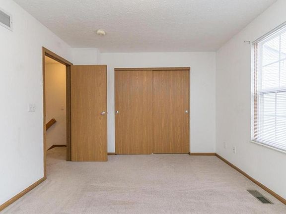 2nd image of 190 Glenkirk Dr