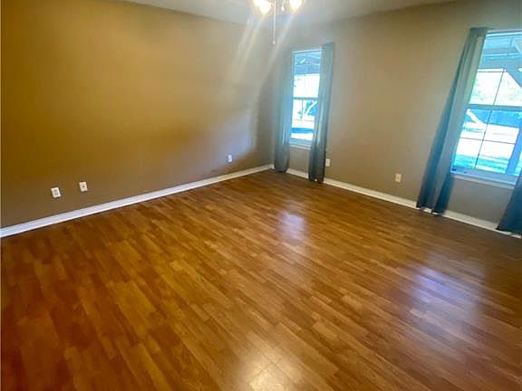 5th image of 1529 Strasburg Cir