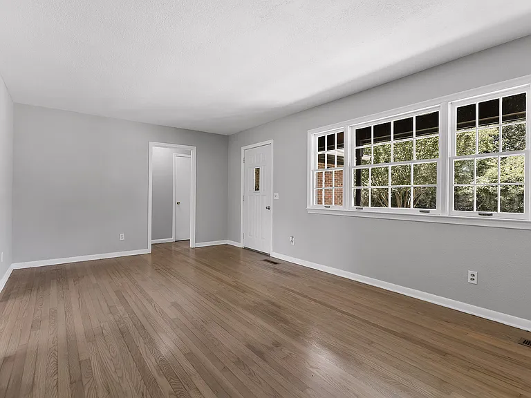 620 Lindsay Ave — Photo 8