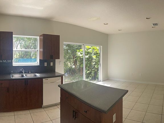5th image of 1646 SE 31st Ct #1646