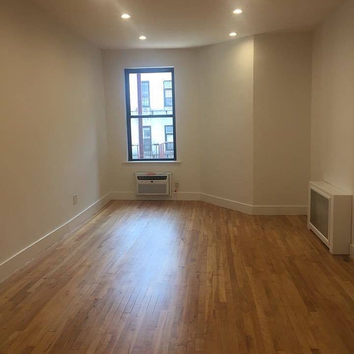 2nd image of 336 E 82nd St APT 3C