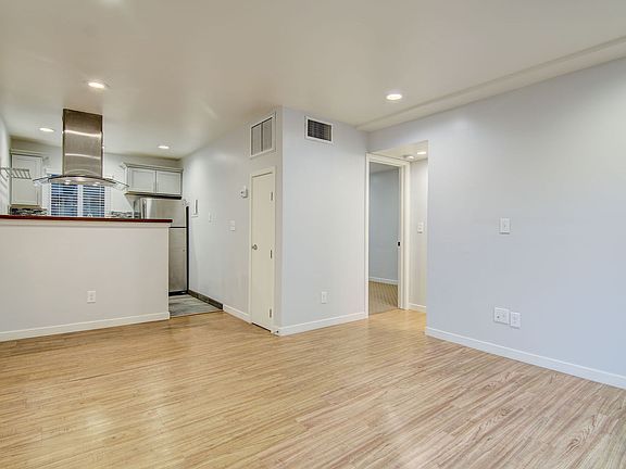 3rd image of 2619 T St APT 1