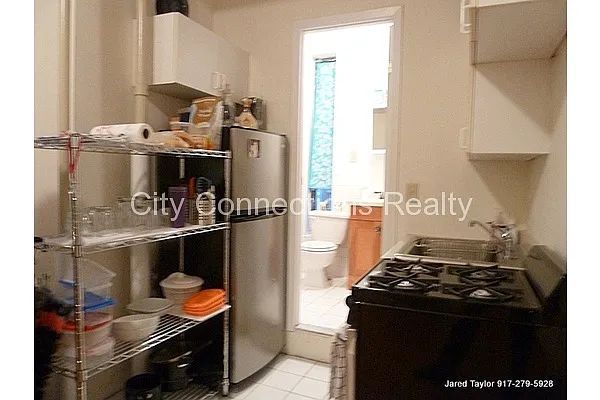 Rented by City Connections Realty | media 32